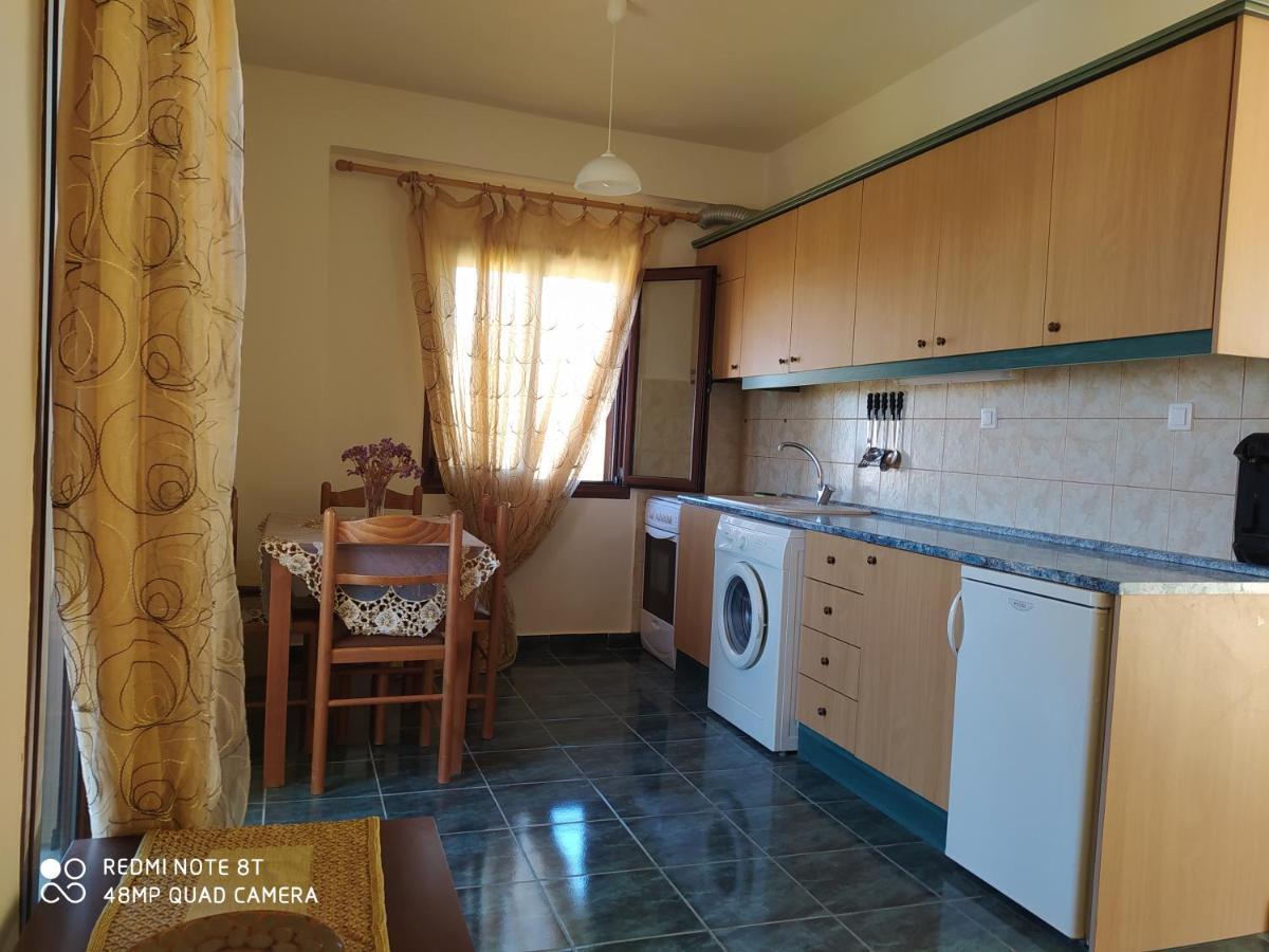 Odisseas Apartment Каламаки Экстерьер фото
