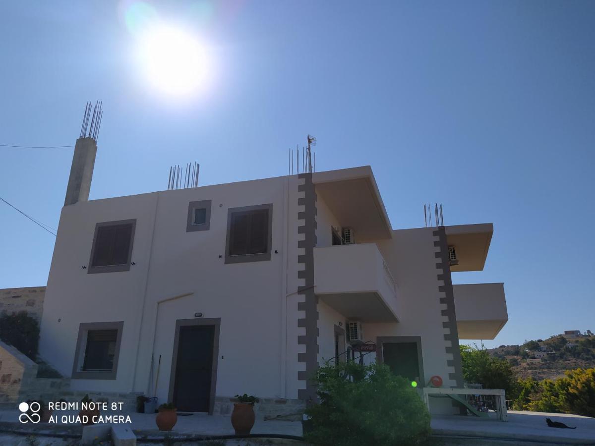 Odisseas Apartment Каламаки Экстерьер фото