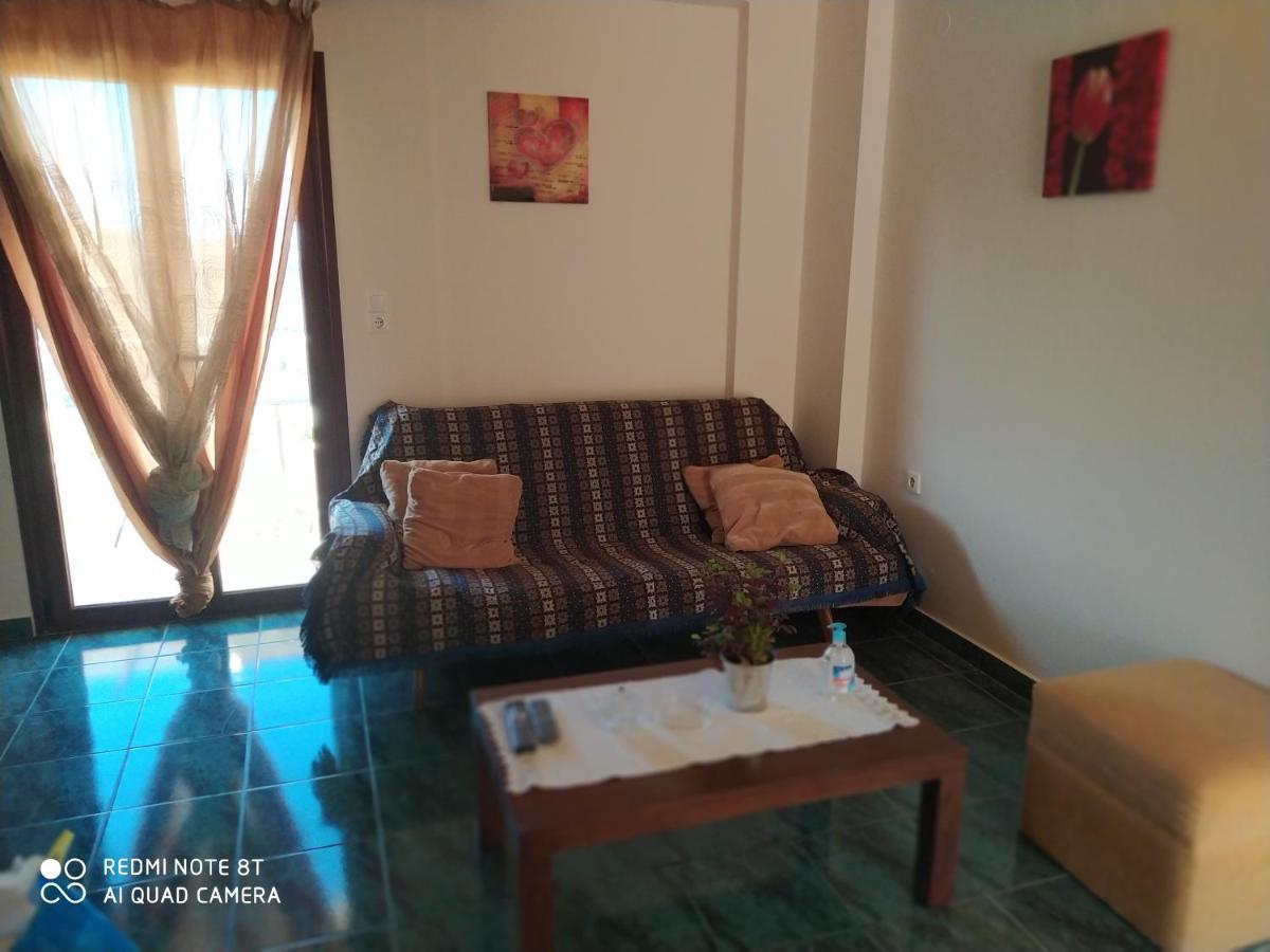 Odisseas Apartment Каламаки Экстерьер фото