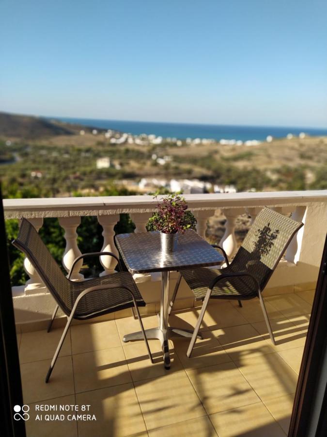 Odisseas Apartment Каламаки Экстерьер фото