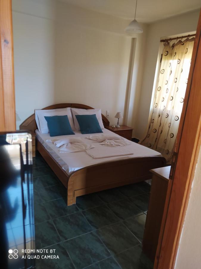 Odisseas Apartment Каламаки Экстерьер фото