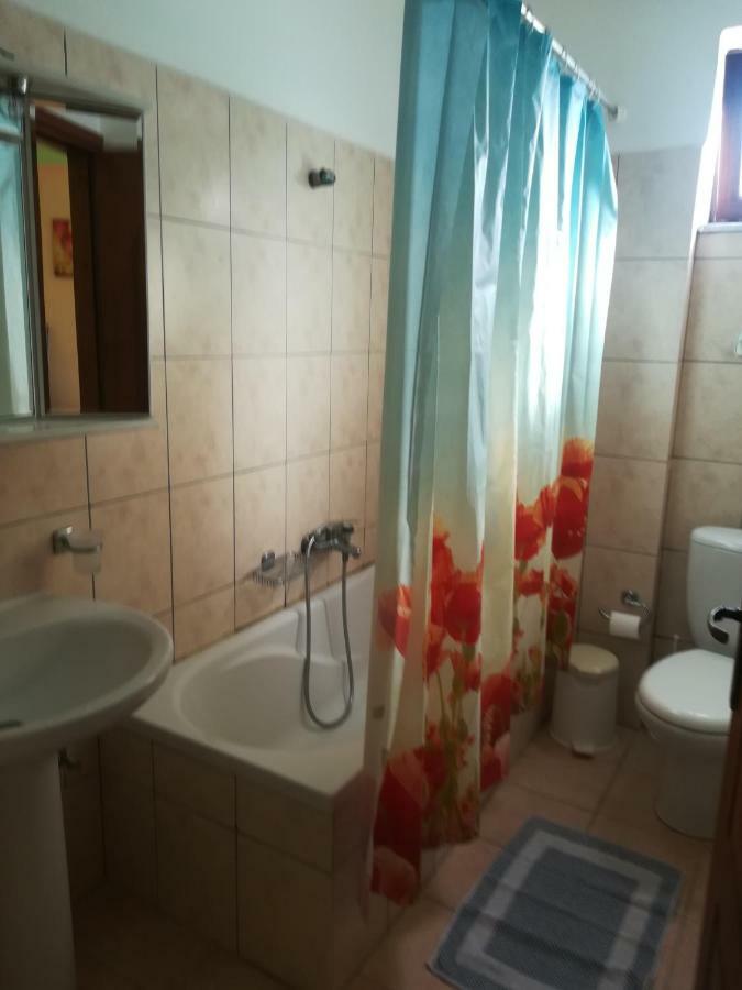 Odisseas Apartment Каламаки Экстерьер фото