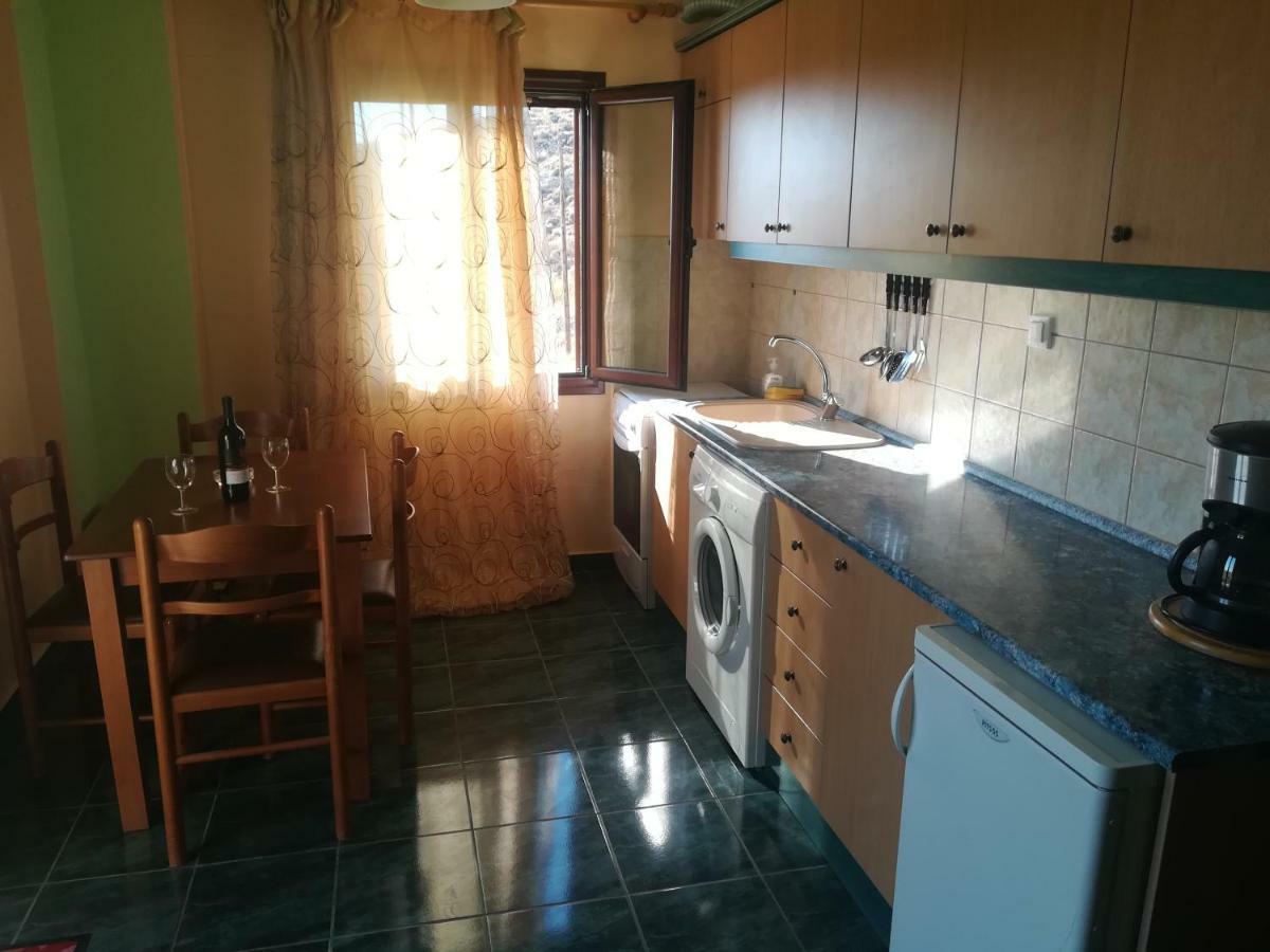 Odisseas Apartment Каламаки Экстерьер фото