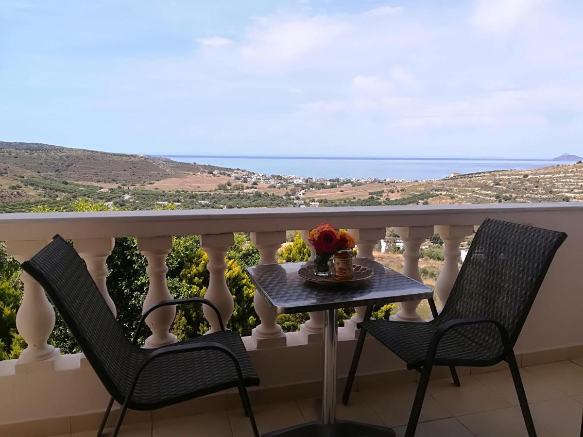 Odisseas Apartment Каламаки Экстерьер фото